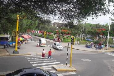 مبيت وإفطار Aypa Hostal