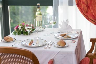 هتل Médicis Home Paray Le Monial