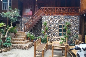 هتل Mai Chau Xanh Bungalow