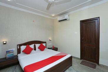 Oyo 10515 Hotel Vishnu Villas