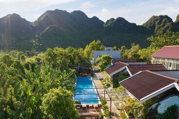 ホテル Commander Lodge