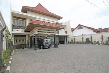 בית מלון כפרי Reddoorz Near Xt Square Yogyakarta