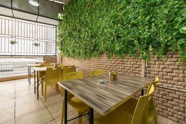 Пансион Reddoorz At Tara Homestay Palembang