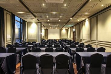 בית מלון כפרי Golden Tulip Ever Yongin