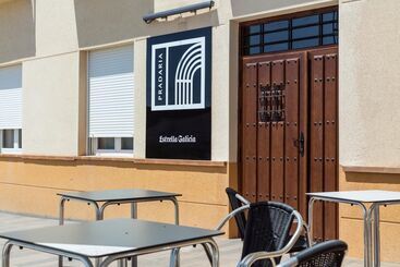 הוסטל Hostal Pradaria Asador & Alojamiento