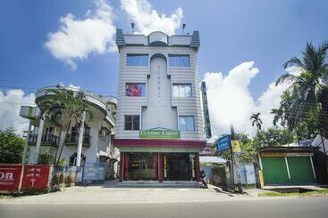 Отель Oyo 17216 Classic Lodge