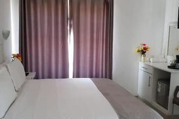 Отель Royal Ushaka Durban North