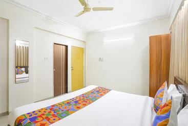 בית מלון כפרי Capital O 15654  Gajanan Pride