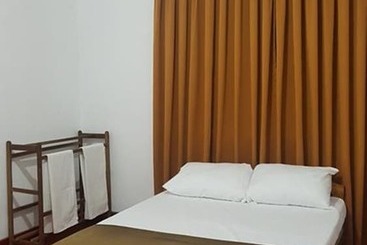 פנסיון Pinnacle Residence