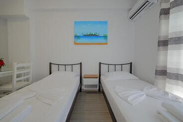 פנסיון Eduard Lagji Apartament