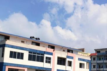 פנסיון Pipul Sea View Resort