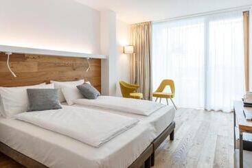 تختخواب و صبحانه Alea   Garda Lake Suite