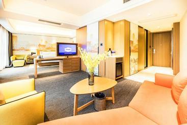 هتل Hampton By Hilton Xiamen City Plaza