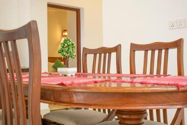 פנסיון Lavinia Escapes