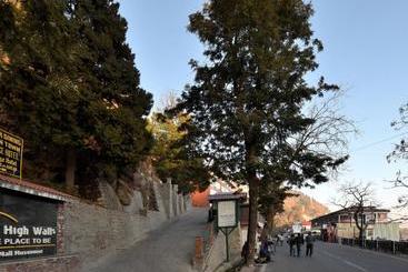 هتل Amara The High Walls