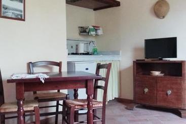 هتل Agriturismo Lupo Vecchio