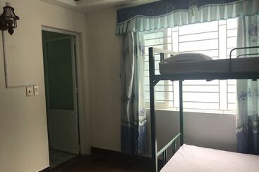 Cong Khanh Hotel Hostel