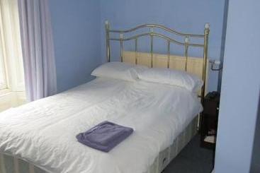 پانسیون Esk Guest House