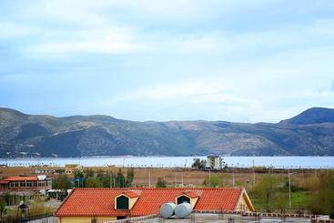 Apartments Athina Orikum