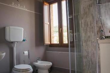 هتل Luce Di Vino
