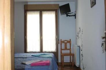 پانسیون Hostal La Plaza