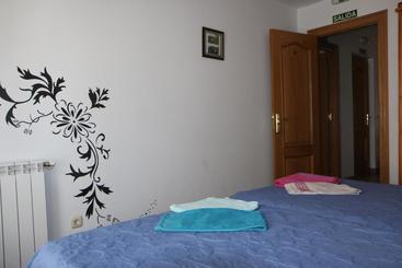 پانسیون Hostal La Plaza