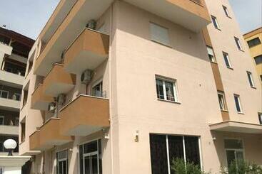 בית מלון כפרי Vila Dedej