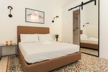 پانسیون House Of Pomegranates