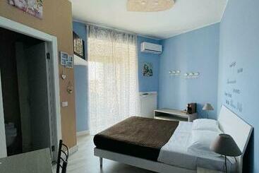 민박 La Dama Dell'etna