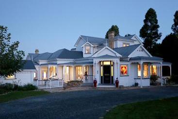 مبيت وإفطار Maungakawa Villa