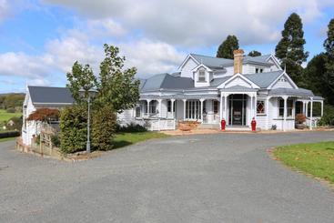 تختخواب و صبحانه Maungakawa Villa