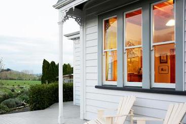 تختخواب و صبحانه Maungakawa Villa