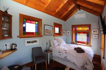 تختخواب و صبحانه Maungakawa Villa