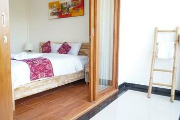 ペンション Seno Guesthouse & Cafe