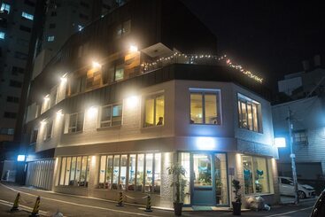 پانسیون Bluehum Guesthouse   Hostel