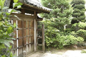 بنسيون Casa Kunisaku