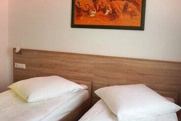 ホテル Pension Villa Colosseo Im Herzen Von Meiningen