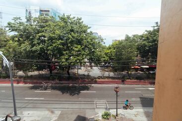 پانسیون Reddoorz Near Quirino Station Manila