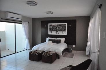 پانسیون Die Windpomp Guesthouse