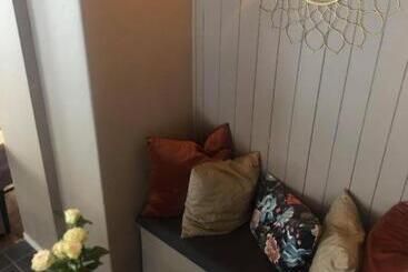 פנסיון Stryn Kaffebar & Vertshus