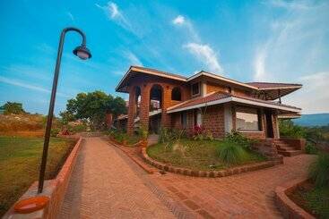 Отель Kyriad Prestige Riverside Amba Ghat