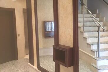 پانسیون Hostal Consejo De Aranda