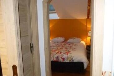 مبيت وإفطار Bluets Et Brimbelles