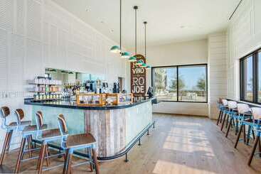 هتل The Lodge At Gulf State Park, A Hilton