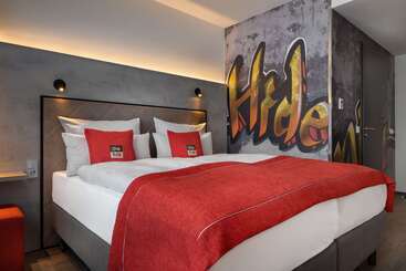 هتل Holiday Inn   The Niu, Hide Berlin Friedrichshain, An Ihg