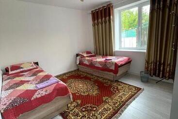 پانسیون Center Guesthouse