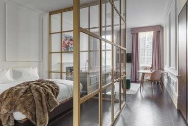 The Moorgate By Cove