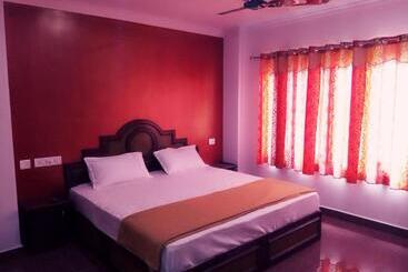 فندق Rexon Residency