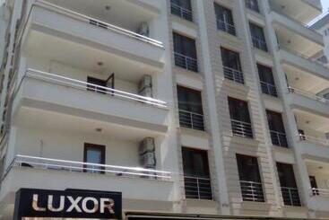 公寓式酒店  Luxor Residance