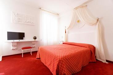 هتل Villa Marini Trevisan